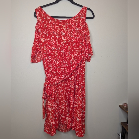SHEIN Curve Women’s 3XL Red Floral Cold Shoulder Ruffle Mini Dress - Picture 4 of 10